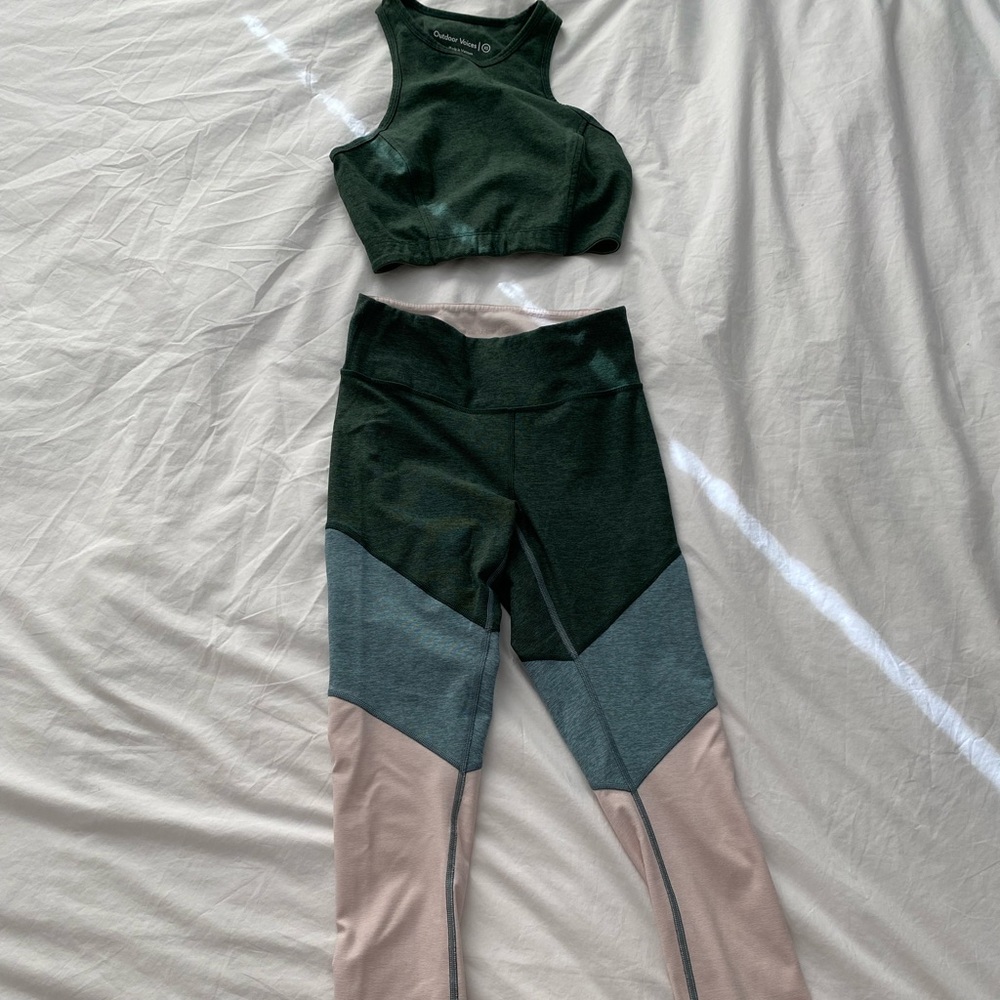 Green and pink Outdoor Voices workout set size XS
